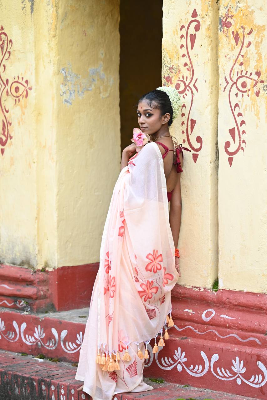 Hand-Painted Mul Cotton Saree – Blush Bloom - Image 3